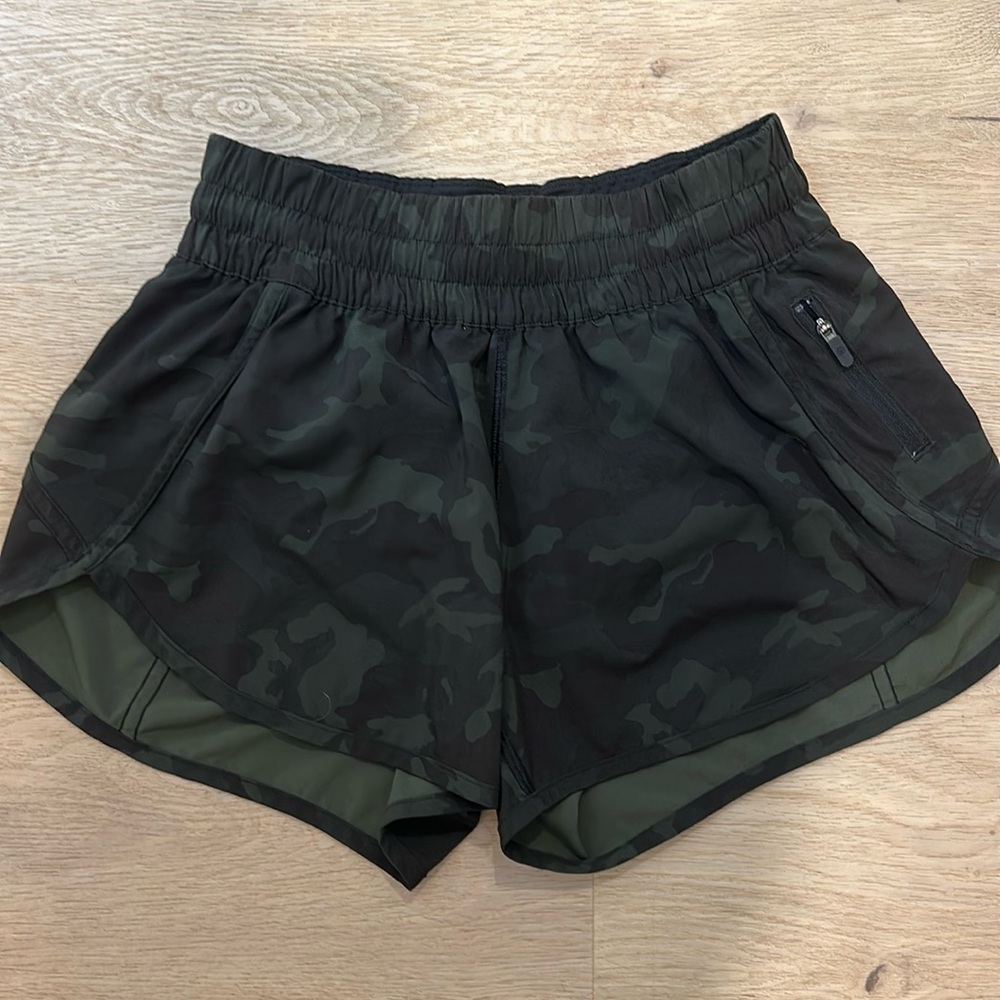 Lululemon tracker short